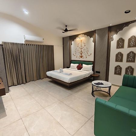 Shree Jalaram Resort Kodae Екстер'єр фото