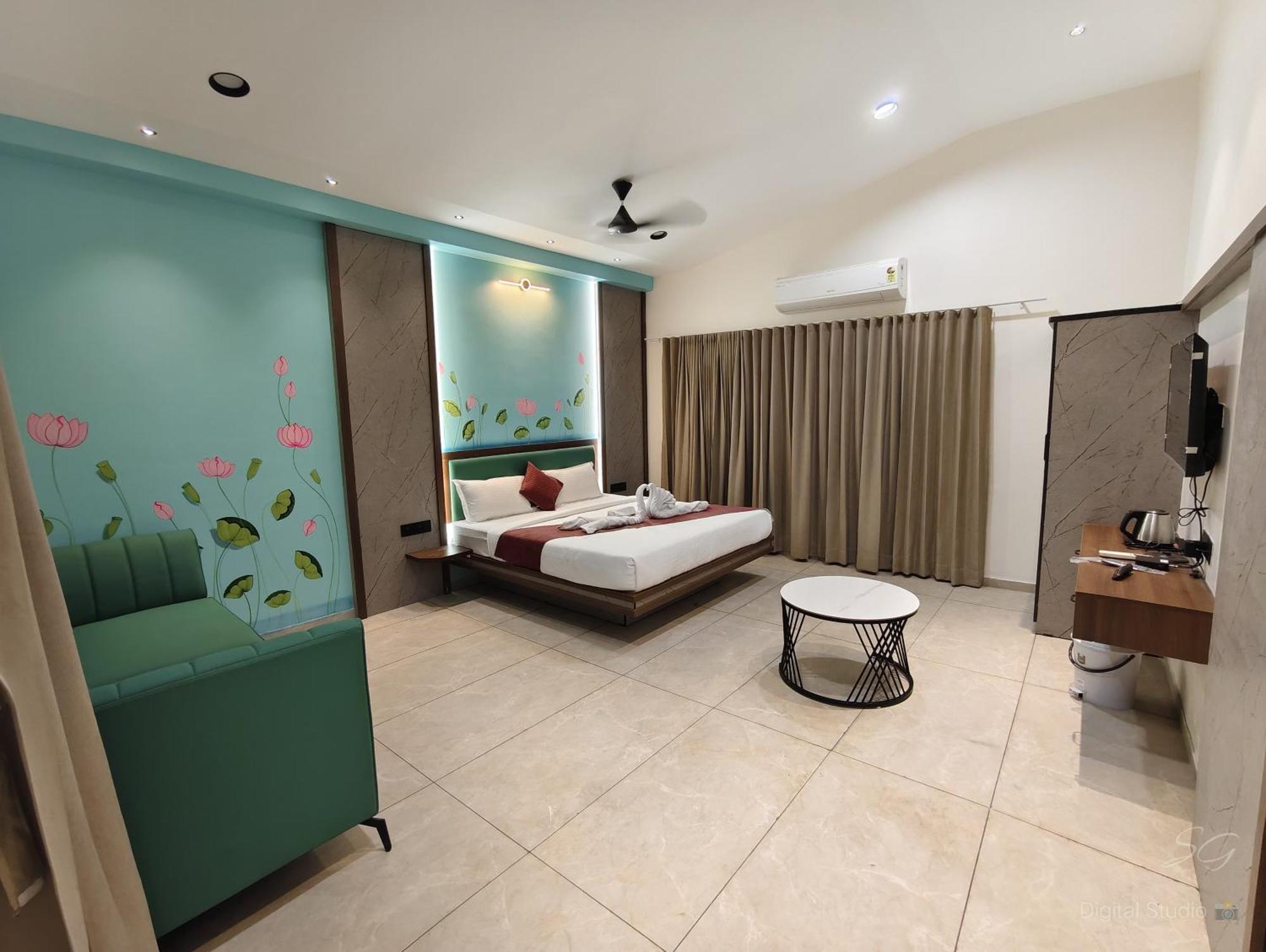 Shree Jalaram Resort Kodae Екстер'єр фото