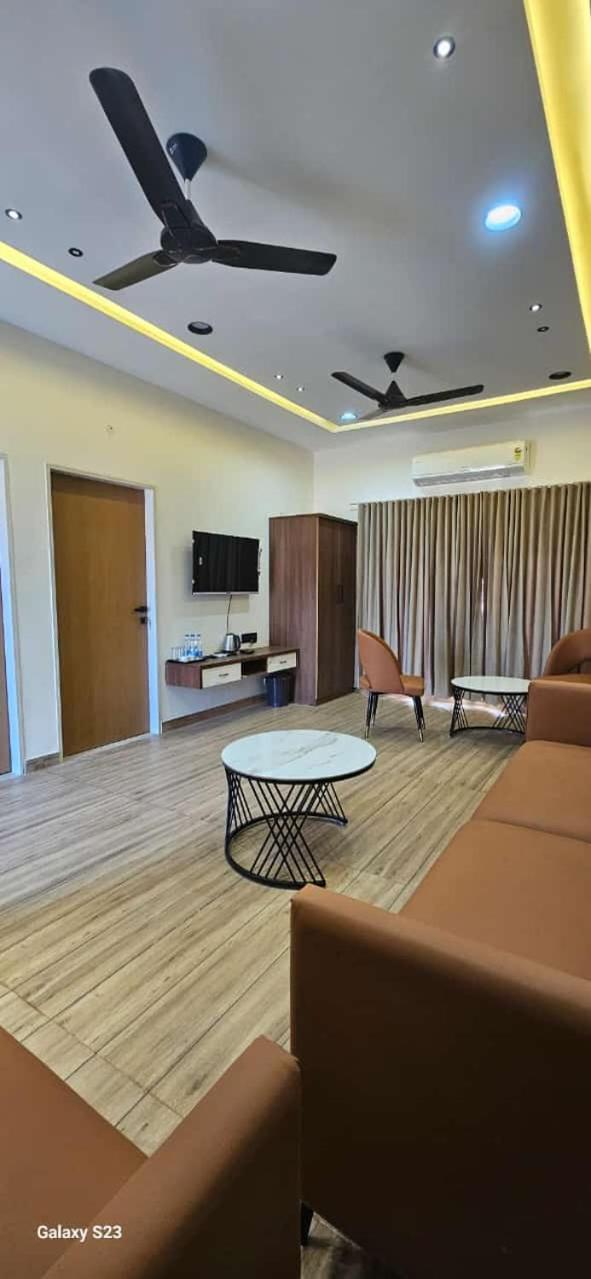 Shree Jalaram Resort Kodae Екстер'єр фото