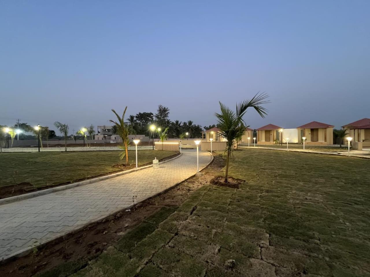 Shree Jalaram Resort Kodae Екстер'єр фото